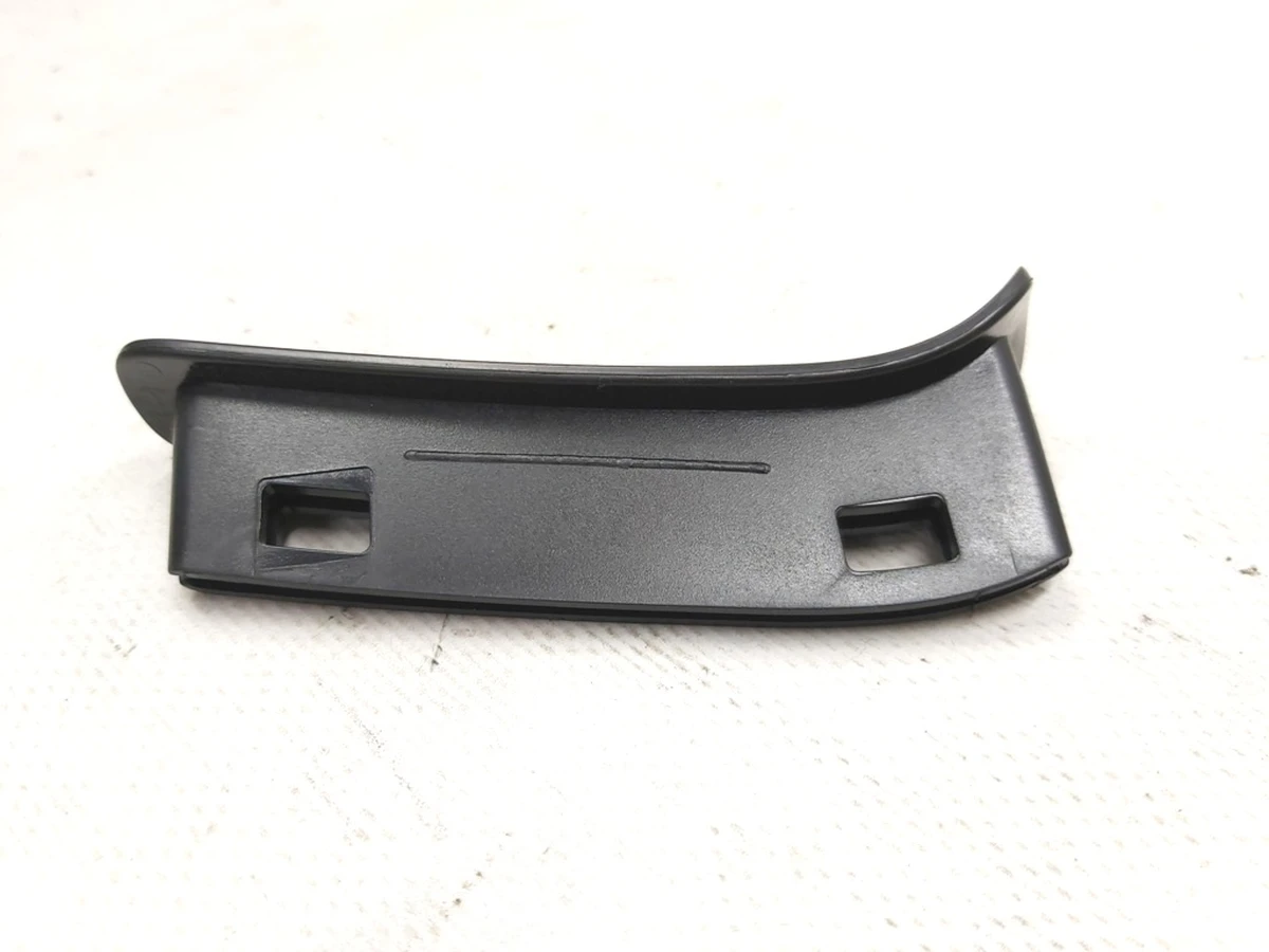5 Cover decorative seat belt 2nd row of the left Tesla model X 1066804-00-B