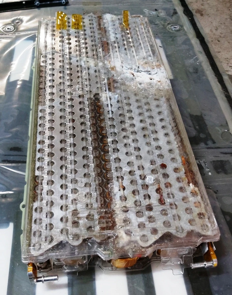 Модуль основної батареї 90 kWh FLEX HC-CELL без плати BMB некондиція Tesla model S REST, model X 1071954-00-B