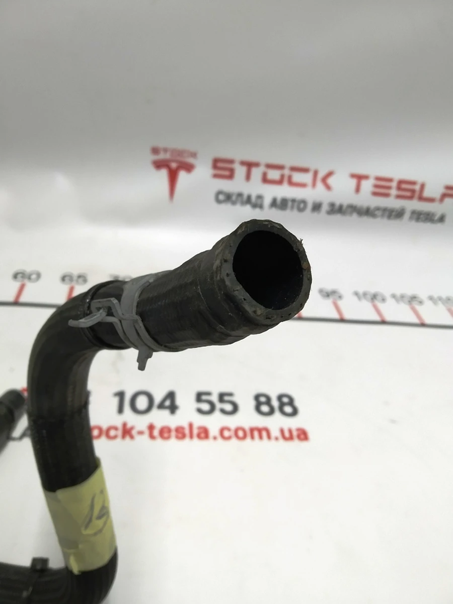 9 Шланг системы охлаждения мотора Tesla model S REST 1072148-00-B