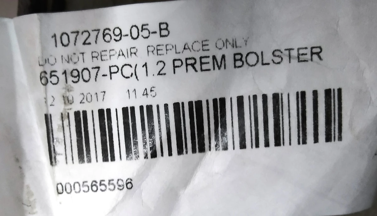 1 Обшивка бічної підтримки і кантика верхній частині пас. сид. PUR CRM (з пошкодженим) {MX_MSR} 9876524-03-A