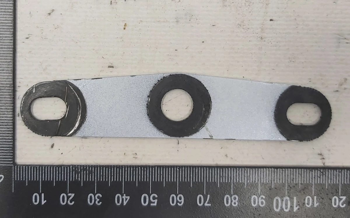 20 Clamp bracket assembly - secondary hinges Tesla Model X 1072794-00-A