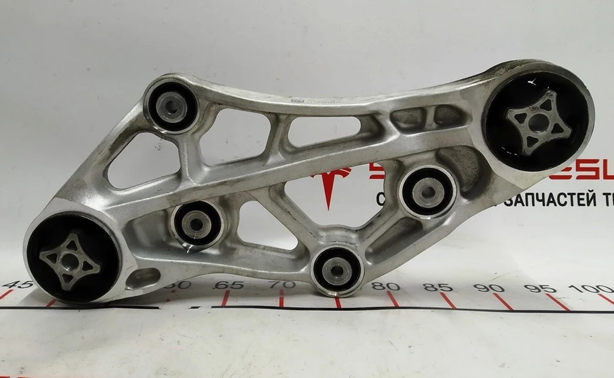 2 Кронштейн кріплення двигуна переднього подушка правий AWD Tesla model X 1072964-00-A