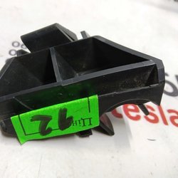 7 Напрямна бампера переднього ліва Tesla model S REST 1072913-00-B