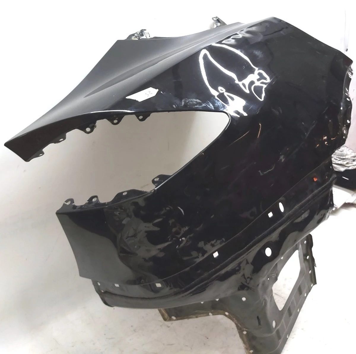 19 Чверть задня права крило без чобітка з пошкодженням Tesla model X 1073168-S0-B