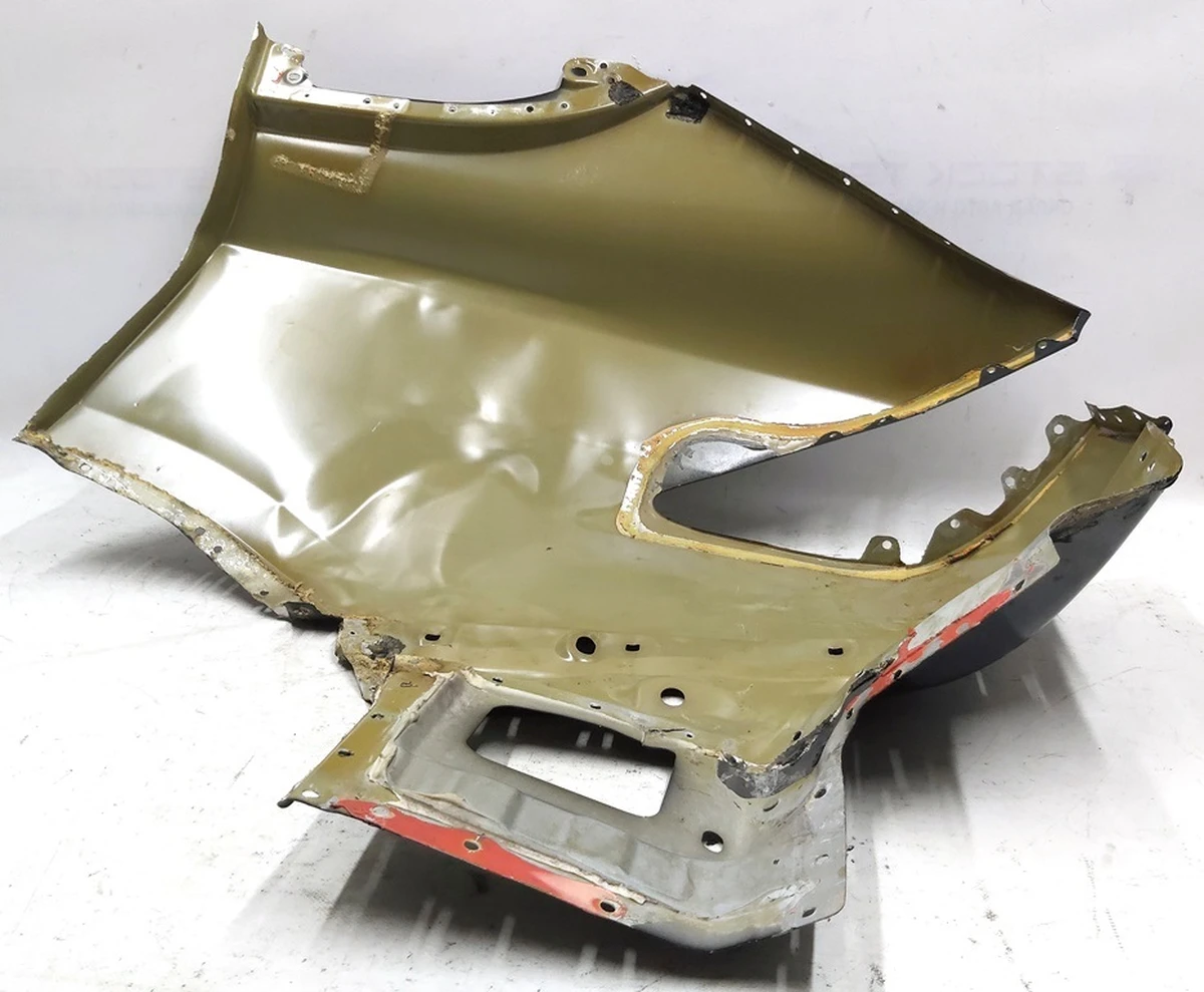 19 Чверть задня права крило без чобітка з пошкодженням Tesla model X 1073168-S0-B