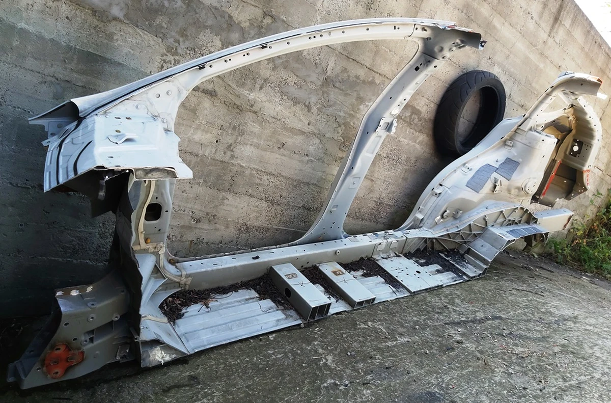 3 Кузов збоку права A/B/C Tesla model X 1073193-S0-B