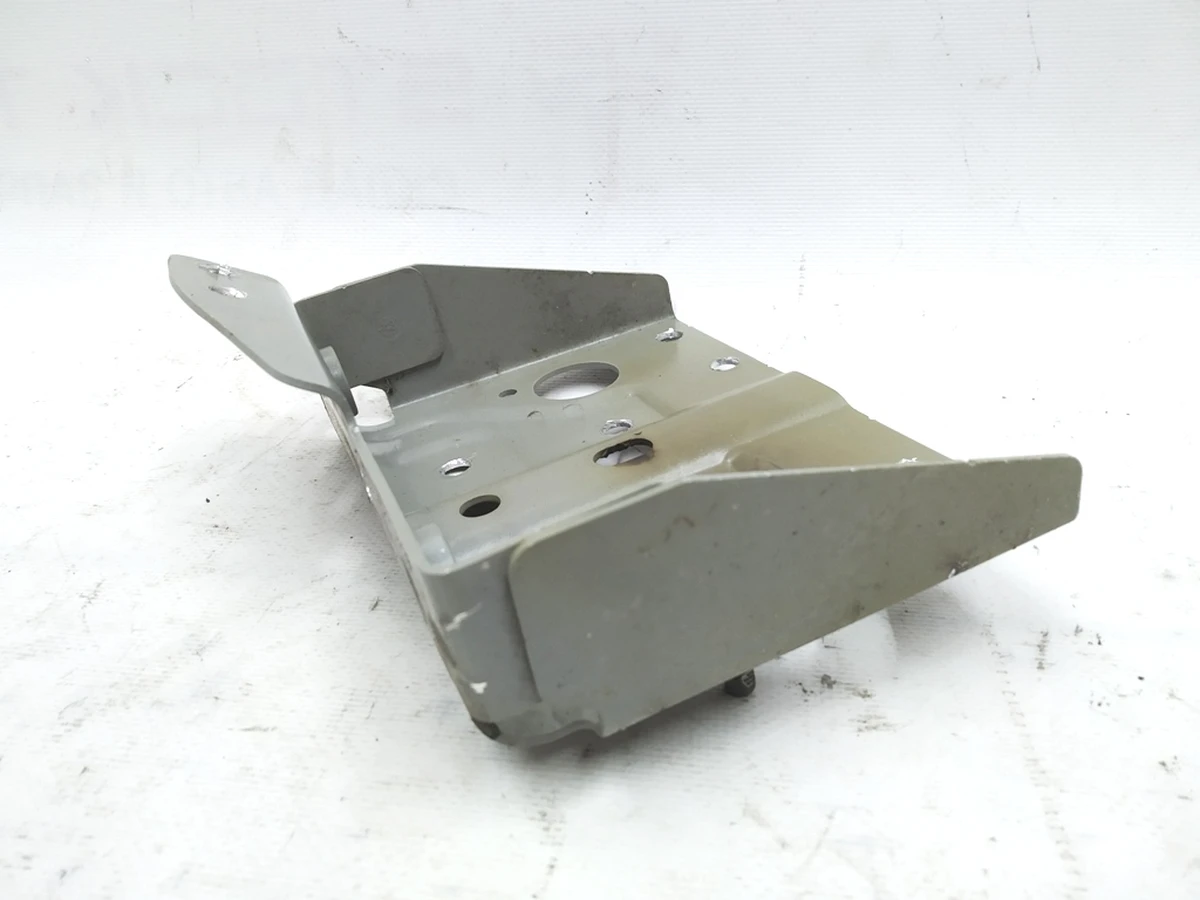 13 Кронштейн-усилитель правый кузовной панели стойки А Tesla model X 1073200-S0-B