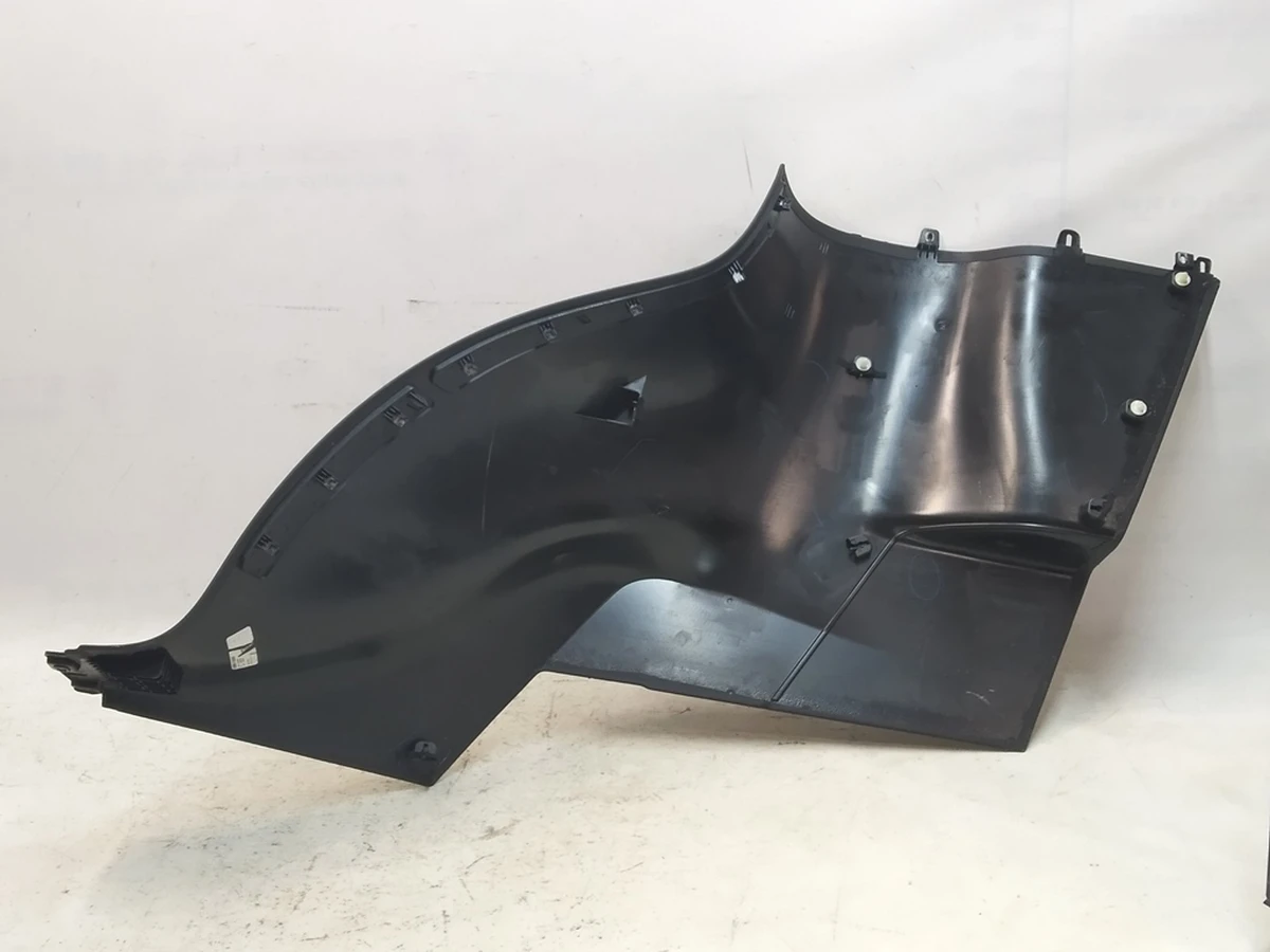 1 Облицювання стійки С ліва (вживана) Tesla model X 1073289-00-E