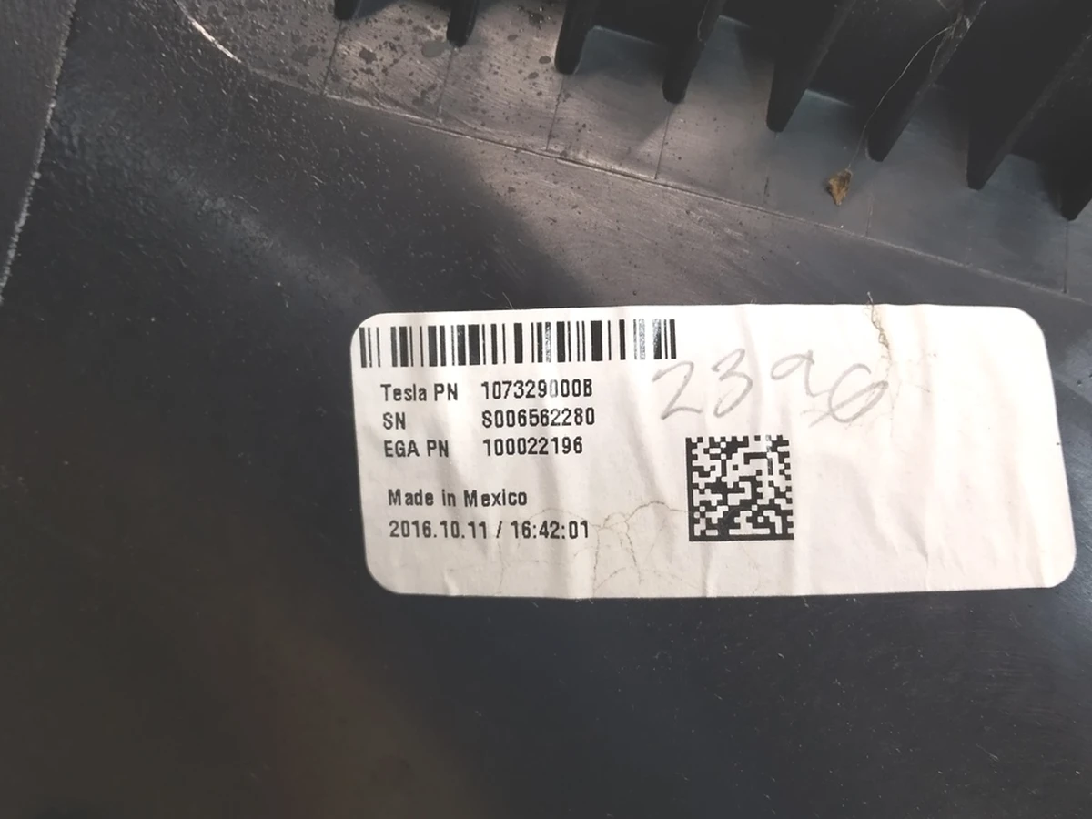 1 Assembly, MX RD C-pillar lower, RH used Tesla Model X 1073290-00-E