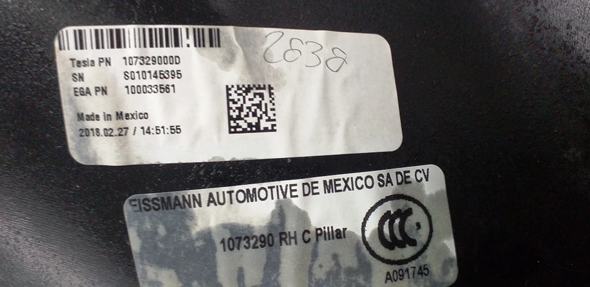 1 Облицювання стійки С права Tesla Model X 1073290-00-E