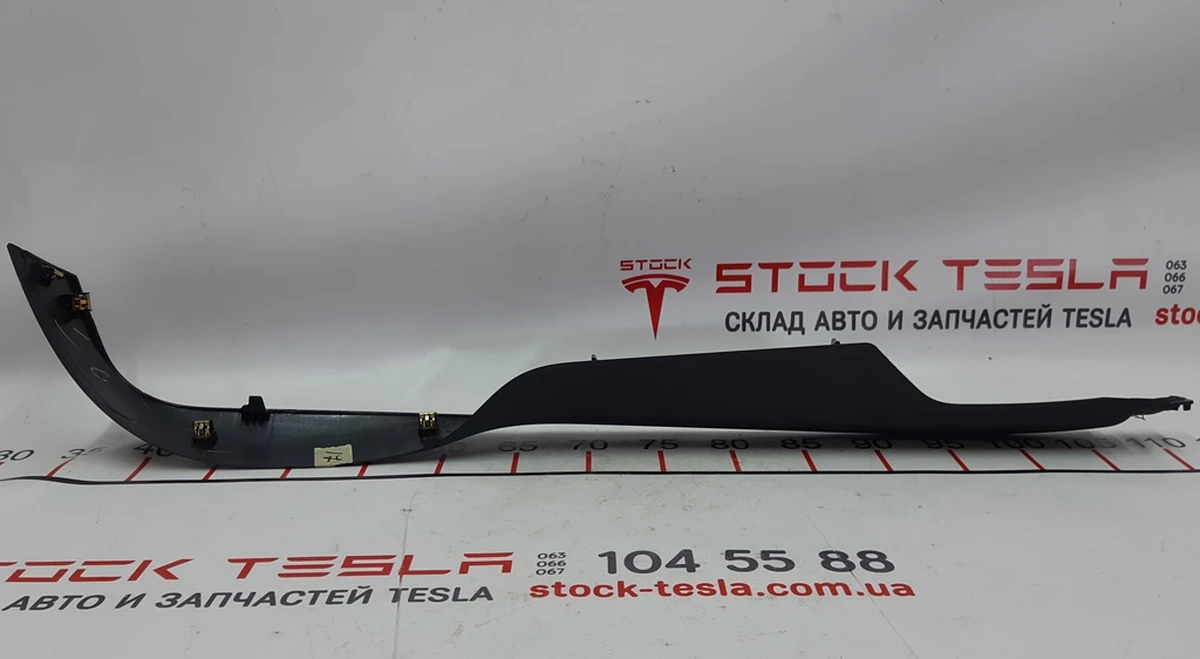 Панель багажного відділення ліва пластик Tesla model X 1073292-00-E