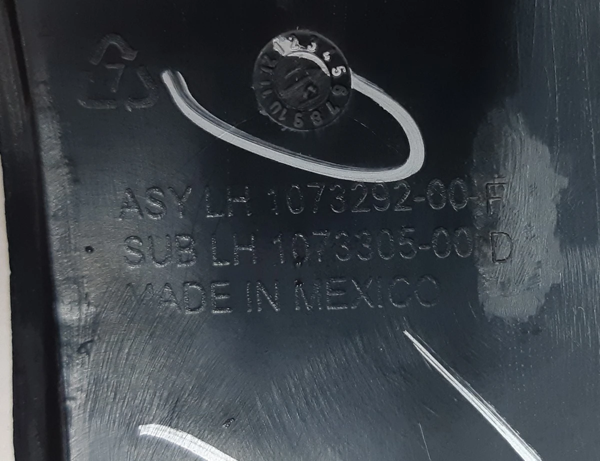 7 Luggage compartment panel left plastic Tesla model X 1073292-00-E