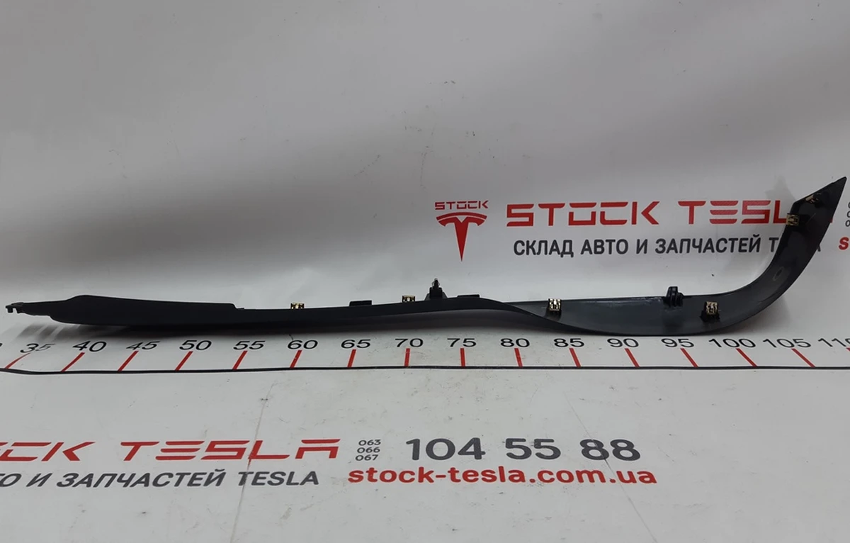 8 Luggage compartment panel right plastic Tesla model X 1073294-00-E