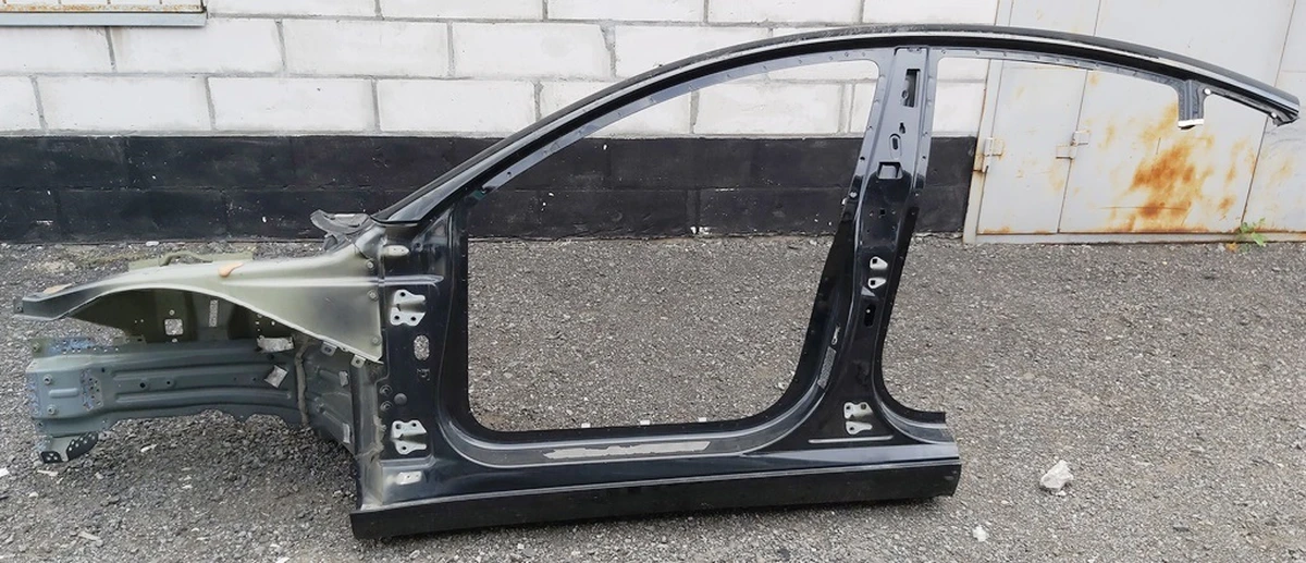 2 Кузовна панель стійок А/В ліва PBSB з лонжероном, склянкою, полицею крила Tesla model 3 1073673-S0-A