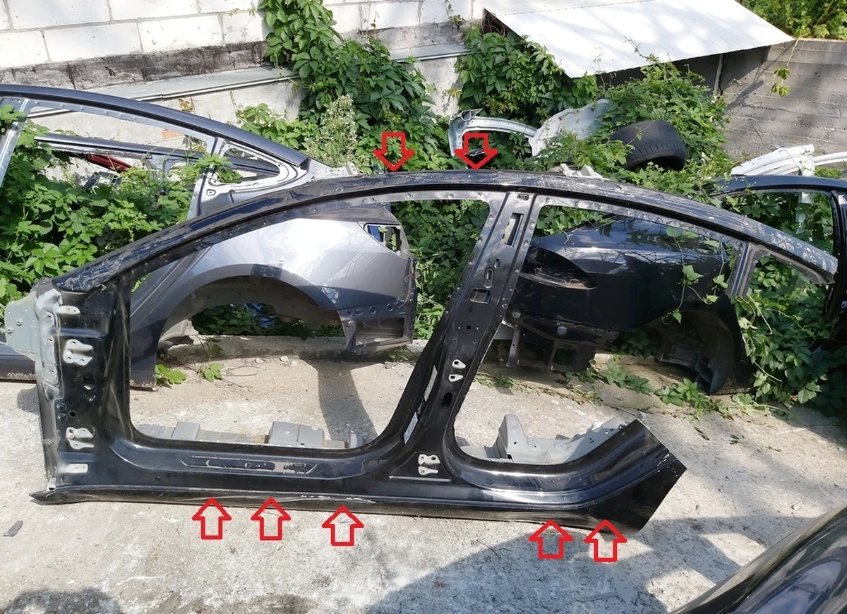 1 ASSEMBLY - BODY SIDE OUTER - LEFT HAND A/B complete PBSB with damage Tesla model 3 1073673-S0-B