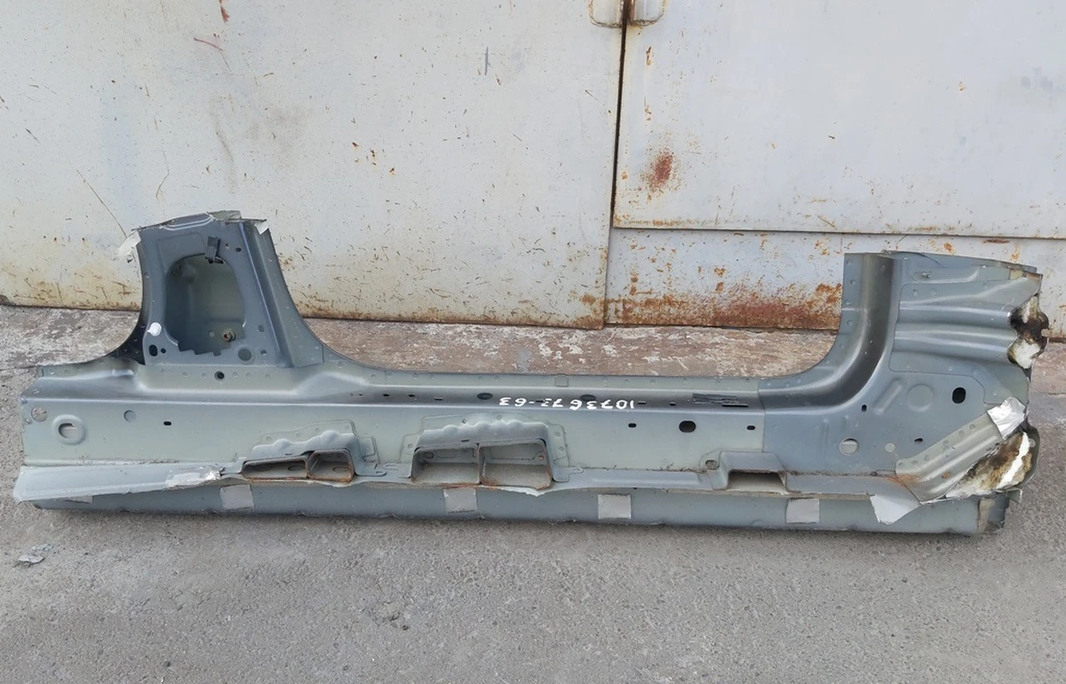 2 Кузовна панель стійок А/В ліва PBSB нижня частина поріг Tesla model 3 1073673-S0-A