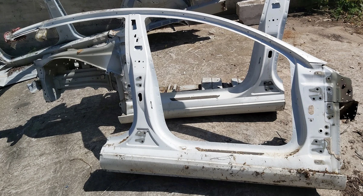 2 A/B pillar body panel right PPSW Tesla model 3 1073674-S0-A