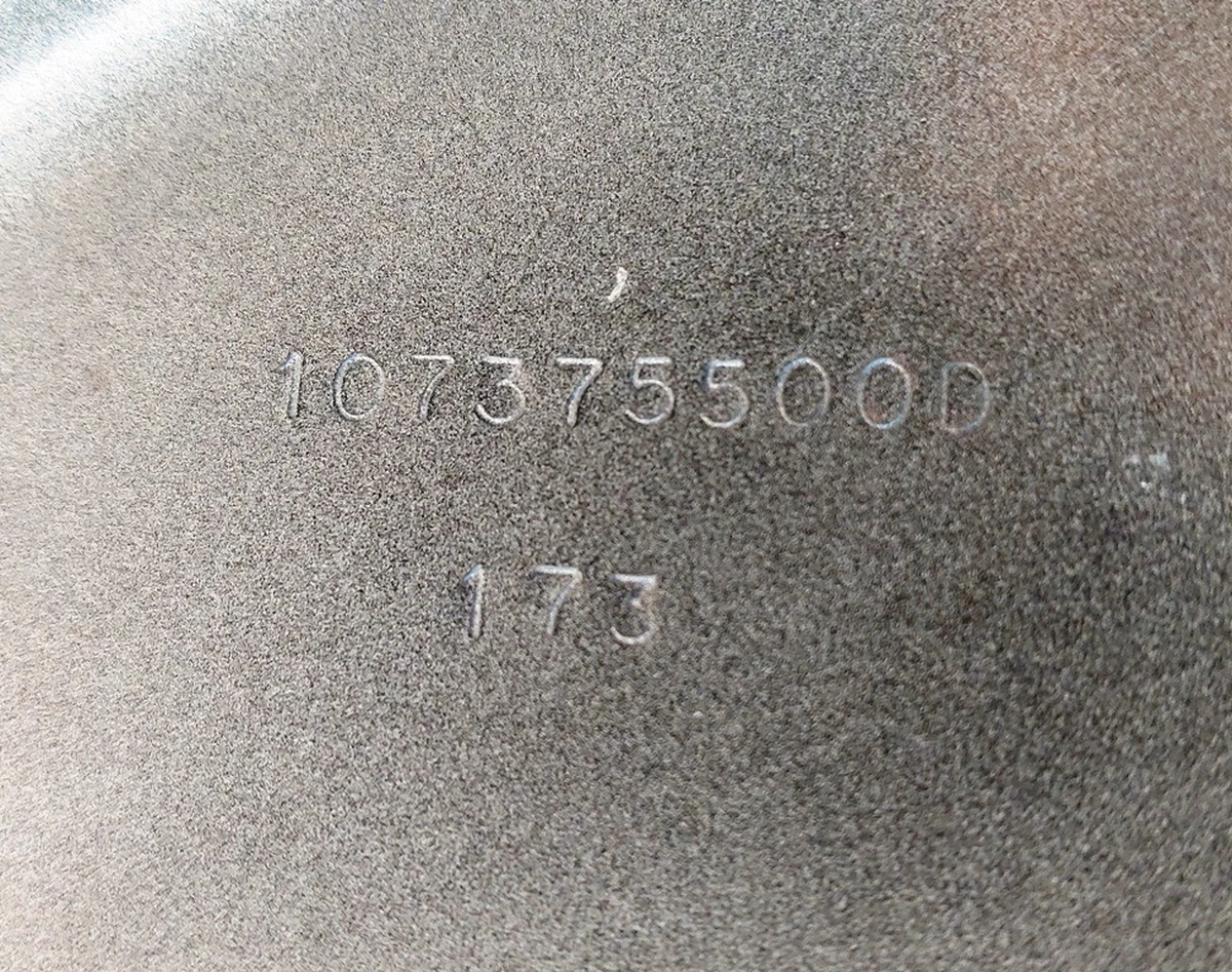 2 Чверть передня ліва нижня частина лонжерон, стакан, поличка крила PBSB Tesla model 3 1073679-S0-A