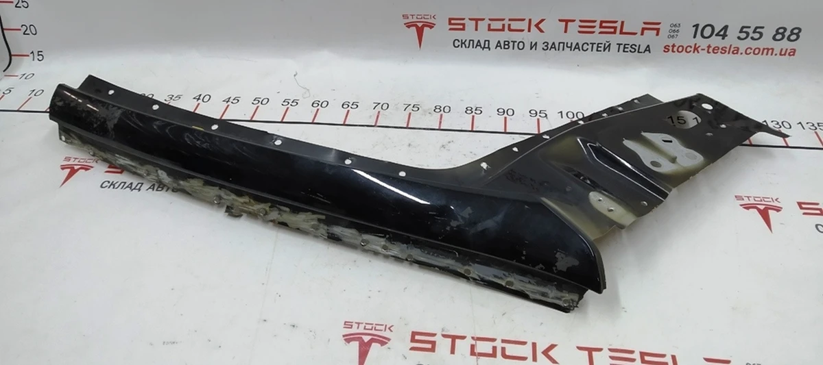 2 Quarter front left pillar A (front) outer part (panel) (defect - cropped, with a dent) Tesla model 3 1073679-S0-A