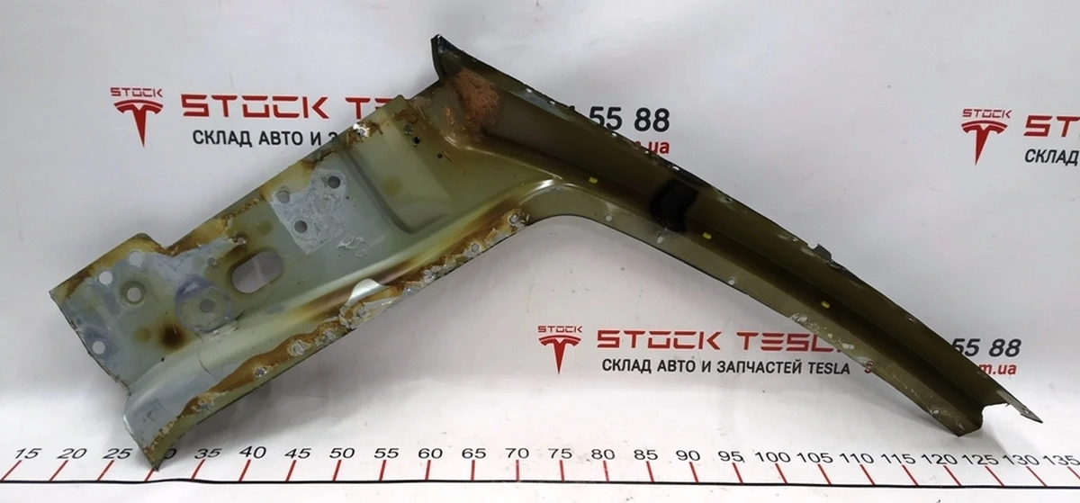 2 Четверть передняя правая стойка А (передняя) наружная часть (филенка) (дефект - обрезаная) Tesla model 3 1073680-S0-A