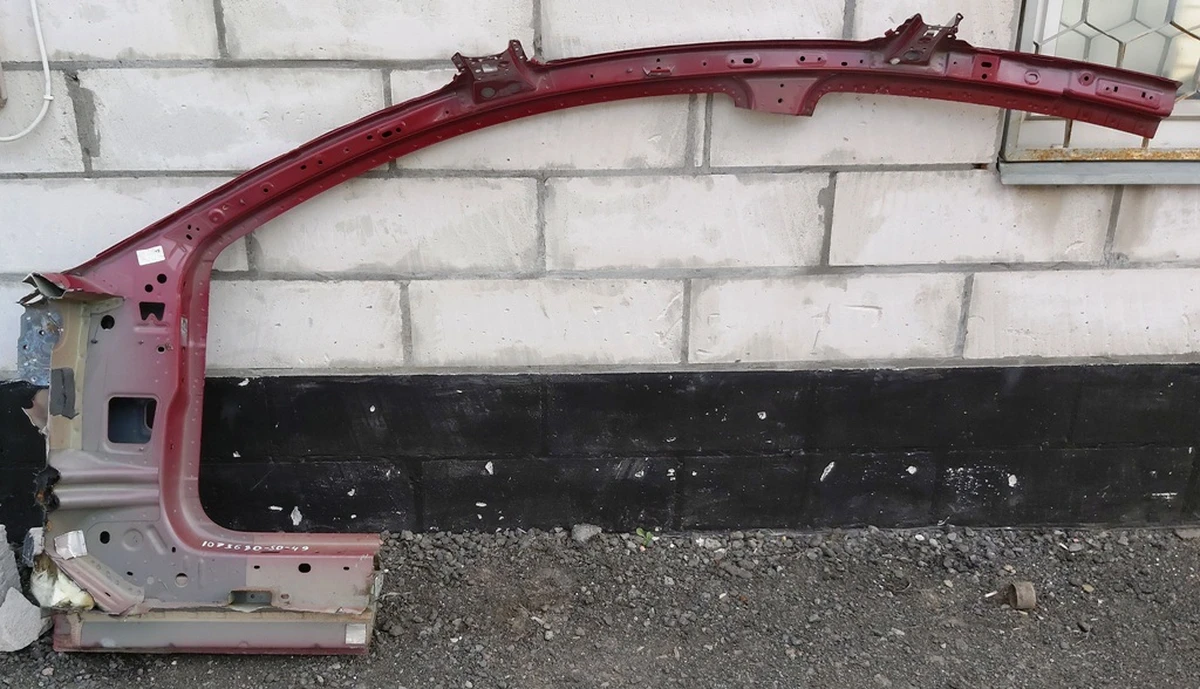 2 Quarter A-pillar RH (front) with roof fragment Tesla model 3 1073680-S0-A