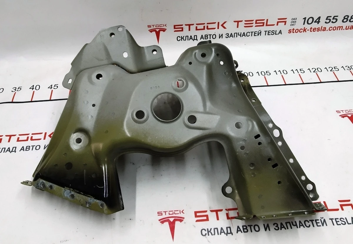 2 Чверть передня ліва склянка у зборі Tesla model 3 1073791-S0-B