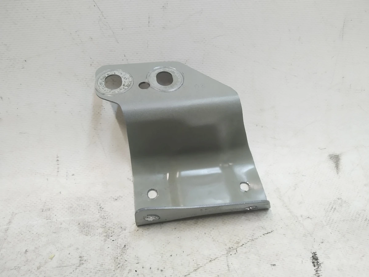 19 M3S FRT SUBFRAME MNT FRT INR RH Tesla model Y 1073812-S0-A