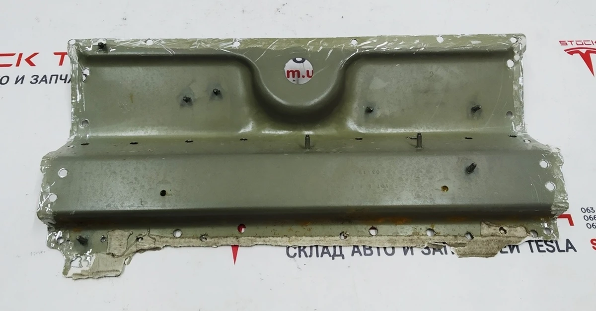 30 Motor shield body panel outer central lower Tesla model 3 1073828-S0-B