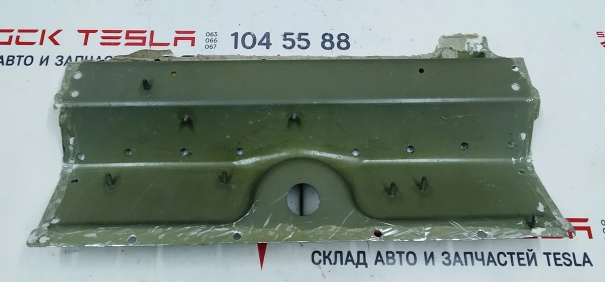 30 Motor shield body panel outer central lower Tesla model 3 1073828-S0-B