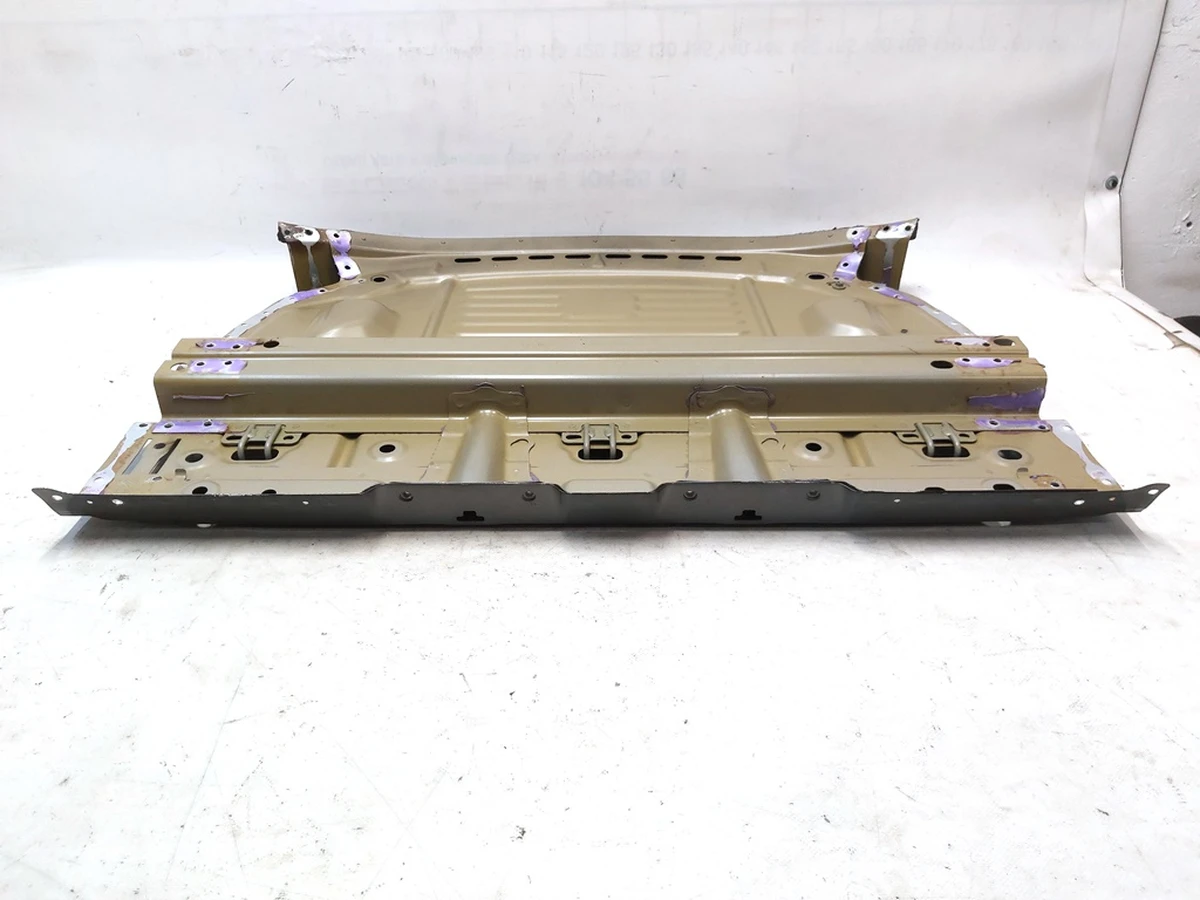 2 Задняя полка в сборе с усилителем-распоркой Tesla model 3 1073854-S0-A