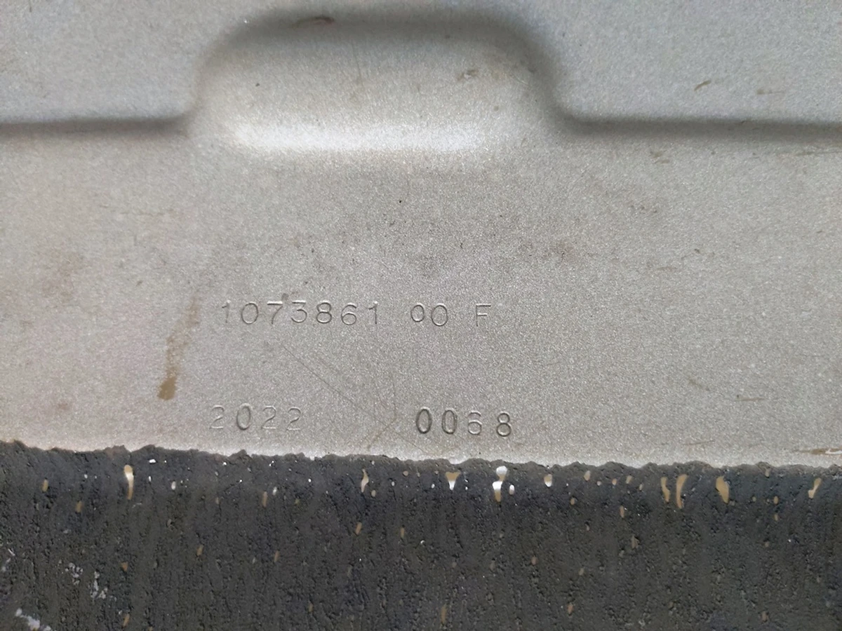 2 Задня кишеня кузова з пошкодженням Tesla Model 3, Model 3 Jan 2024 1095966-S0-A 1776527-S0-A