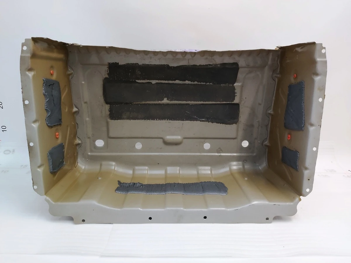 2 Задня кишеня кузова з пошкодженням Tesla Model 3, Model 3 Jan 2024 1095966-S0-A 1776527-S0-A