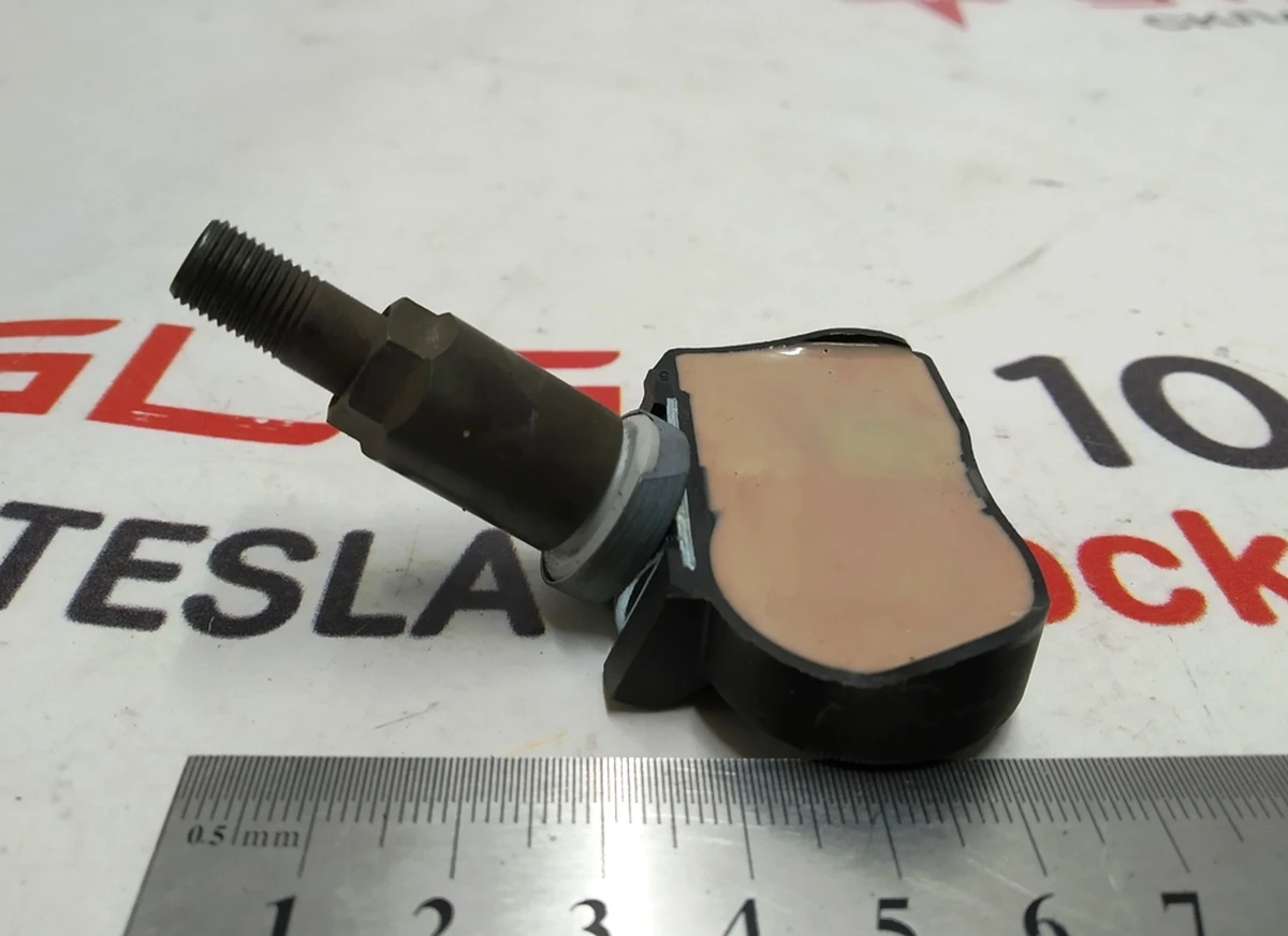 1 Датчик тиску в шинах TPMS 433 MHz BLACK VALVE STEM WIT Tesla model S REST, model X, model 3 1074812-00-B