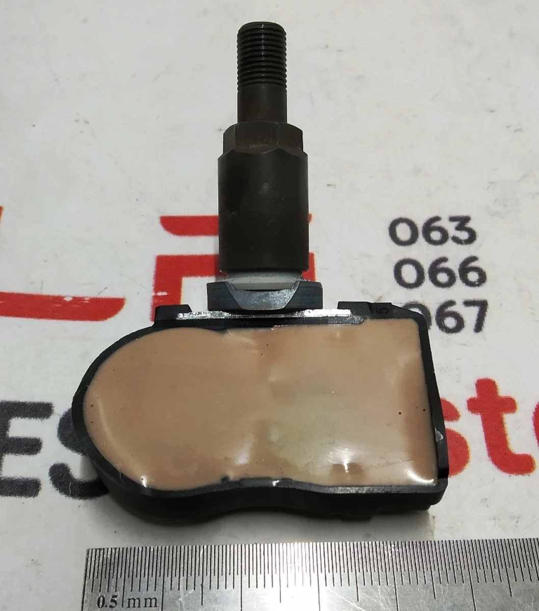 1 Датчик тиску в шинах TPMS 433 MHz BLACK VALVE STEM WIT Tesla model S REST, model X, model 3 1074812-00-B