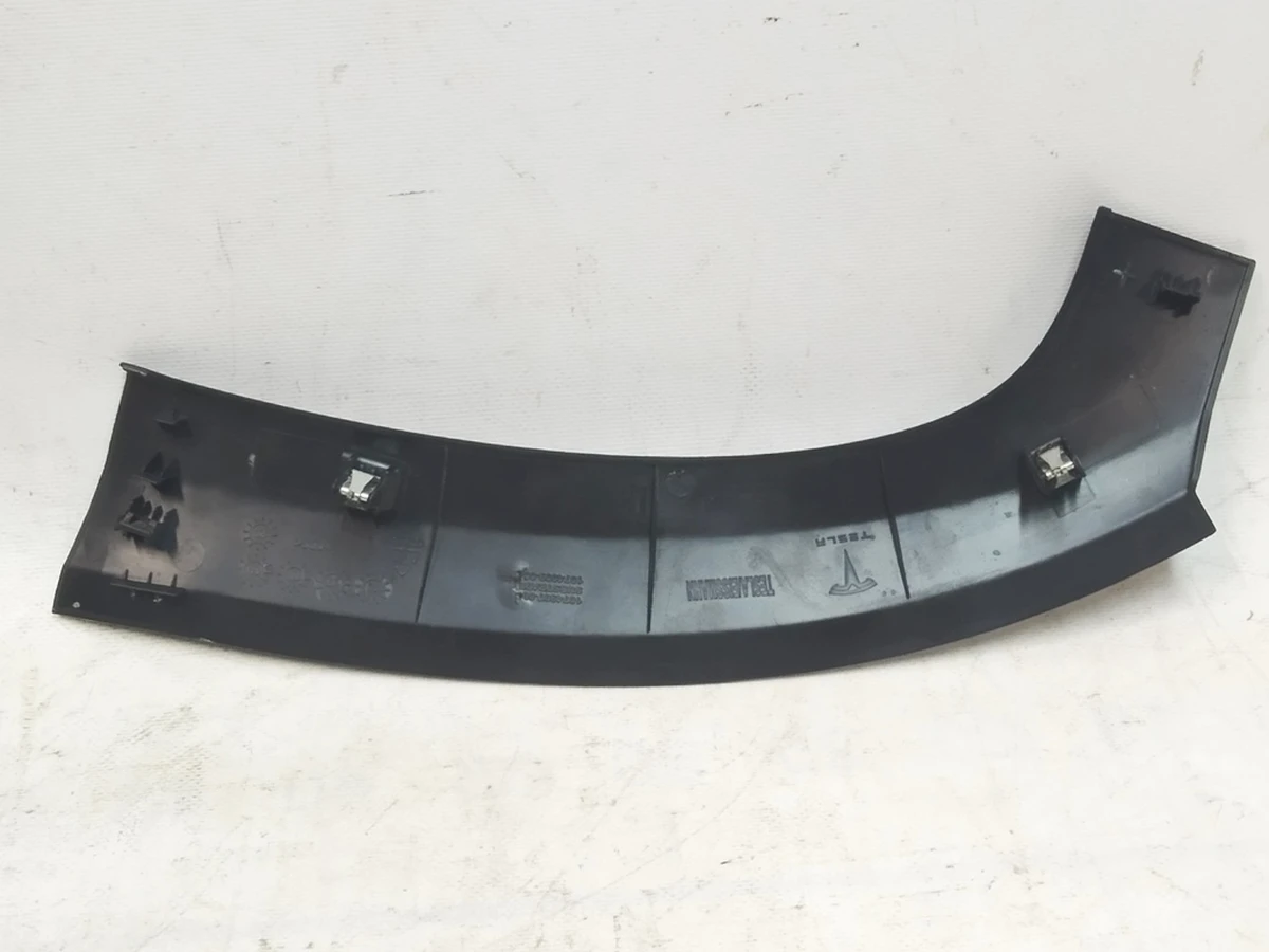 4 Накладка багажника внутрішня ліва пластик з пошкодженням Tesla model X 1074907-00-E