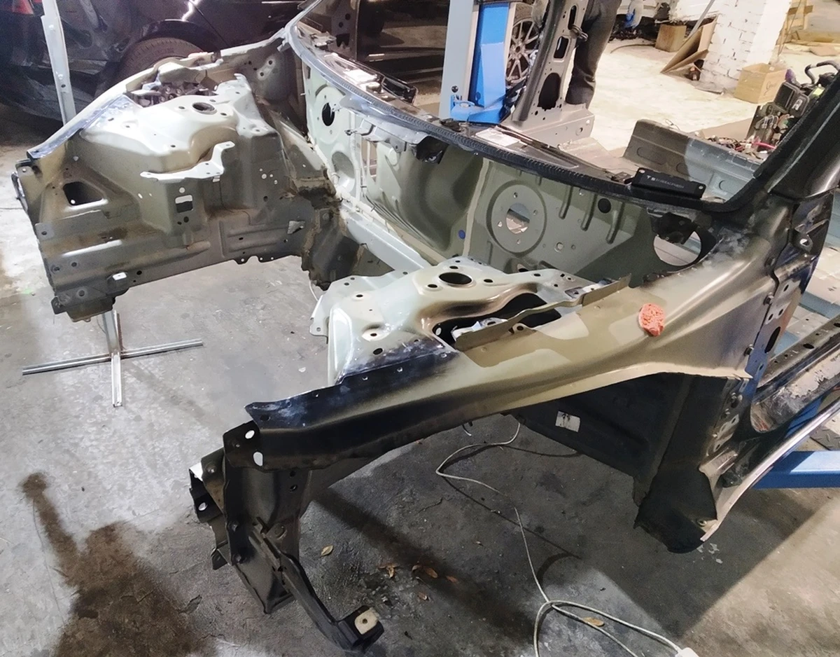 1 Set of front inner body panels (muzzle) assembly Tesla model 3 1075042-00-Z