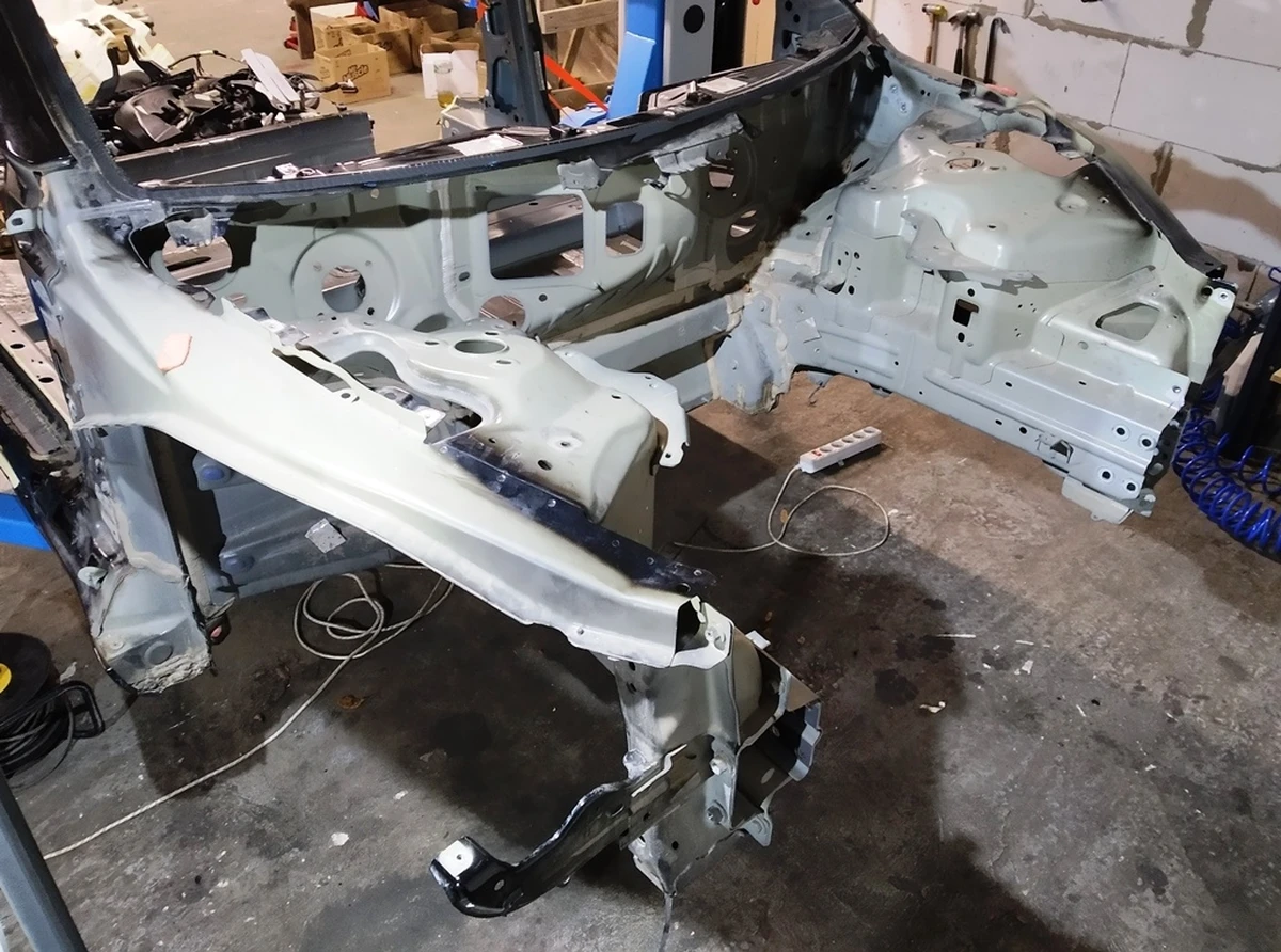1 Set of front inner body panels (muzzle) assembly Tesla model 3 1075042-00-Z