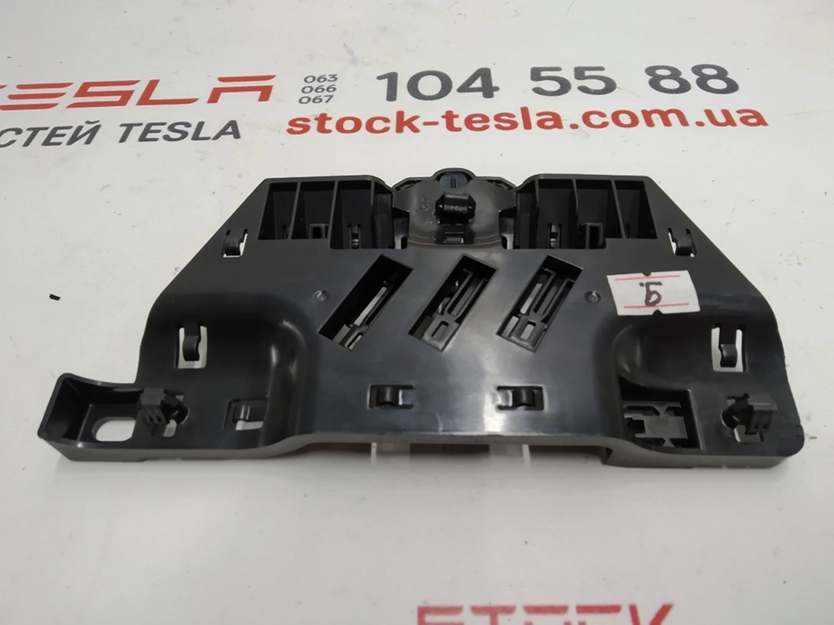 12 Bracket, HRN, MDLX, ALL, OHC, triple-cam Tesla Model X 1082391-00-C