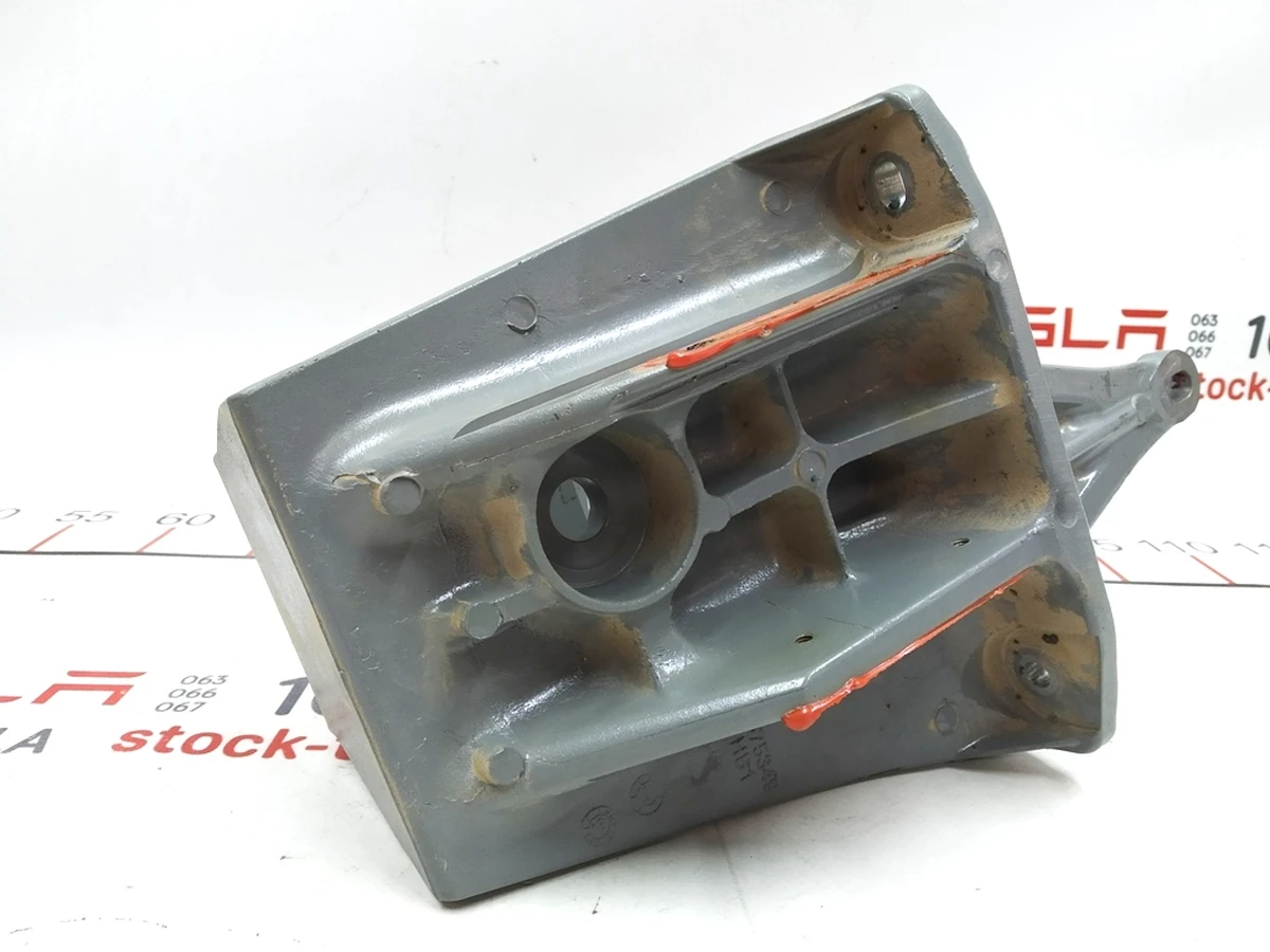 20 Кронштейн крепления двигателя переднего правый Tesla model X 1069434-S0-A