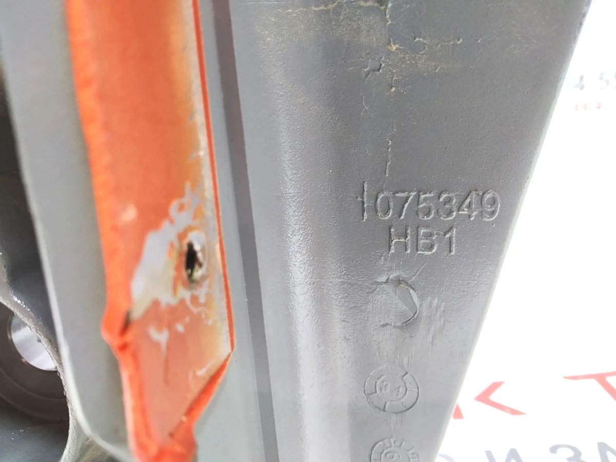 20 Кронштейн кріплення переднього двигуна правий Tesla model X 1069434-S0-A