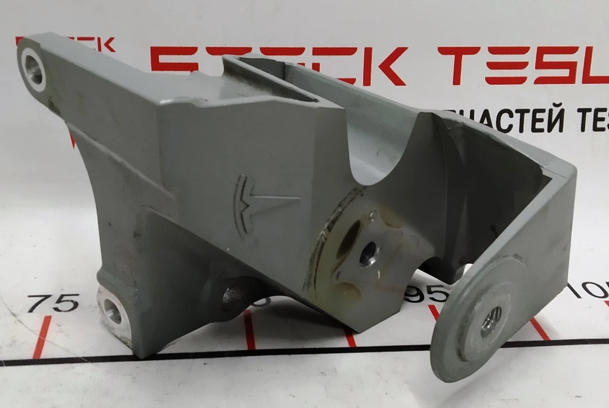 20 Engine mount bracket front rear right AWD Tesla model X 1069434-S0-A