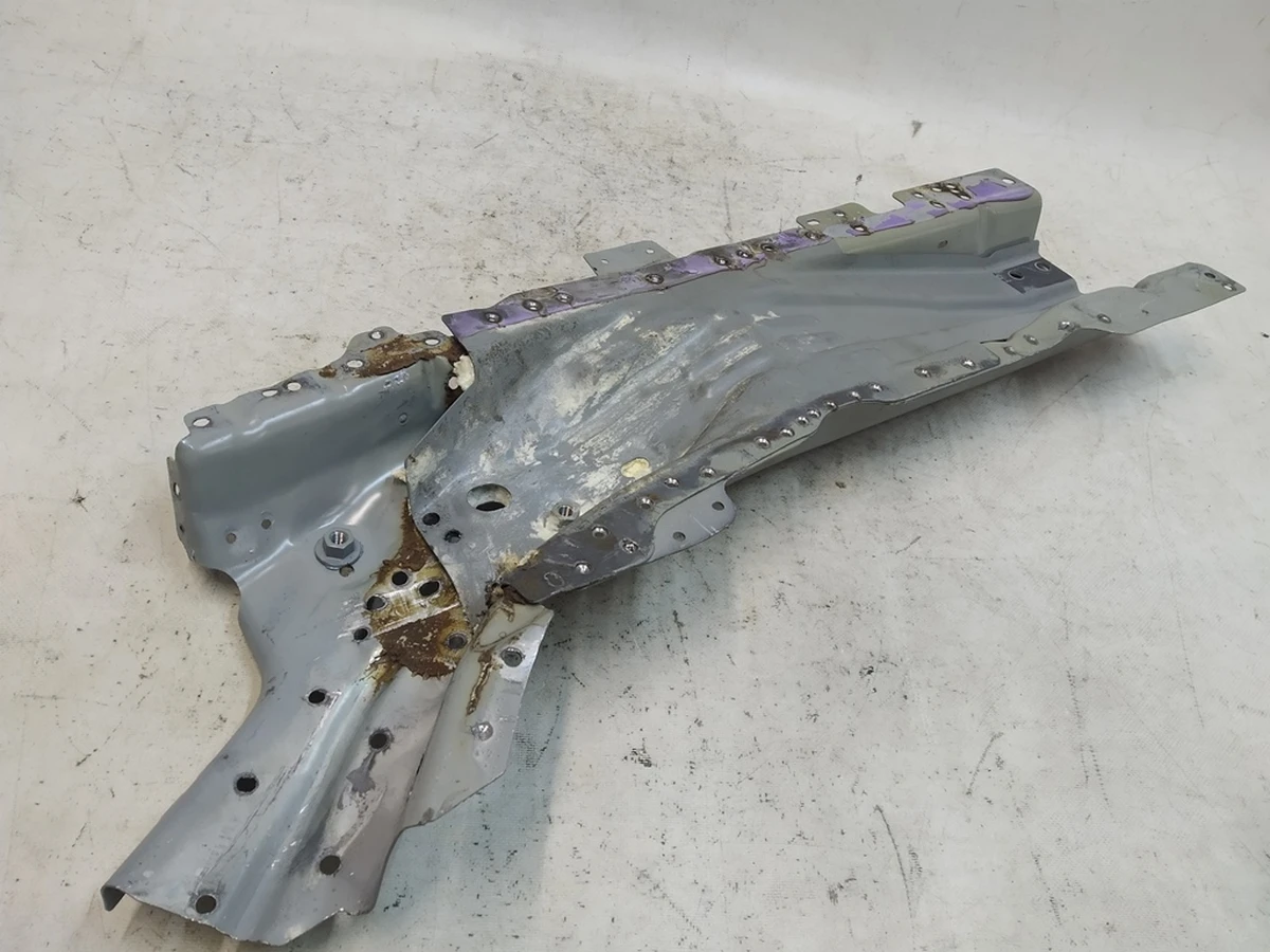 13 Передняя внутрення панель лонжерона правая с креплением и панель усиления в сборе Tesla model Y 1080464-S0-M, 1080478-S0-G