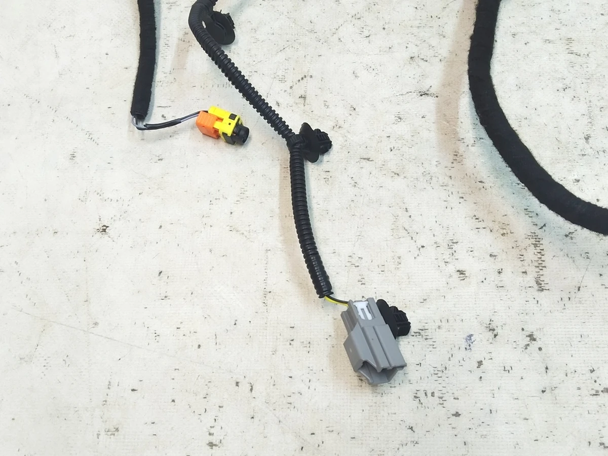 1 First row seat harness assembly - left hand - seat belt reminder PREMIUM Tesla Model 3, Model Y 1489060-02-F