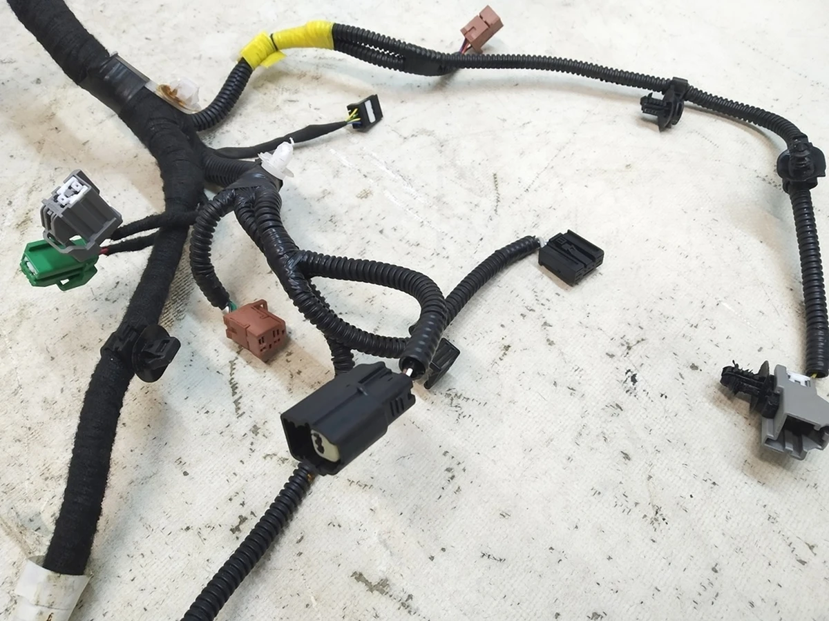 2 1ST ROW SEAT HARNESS ASSEMBLY - LEFT HAND - SEAT BELT REMINDER Tesla model 3 1489060-03-G