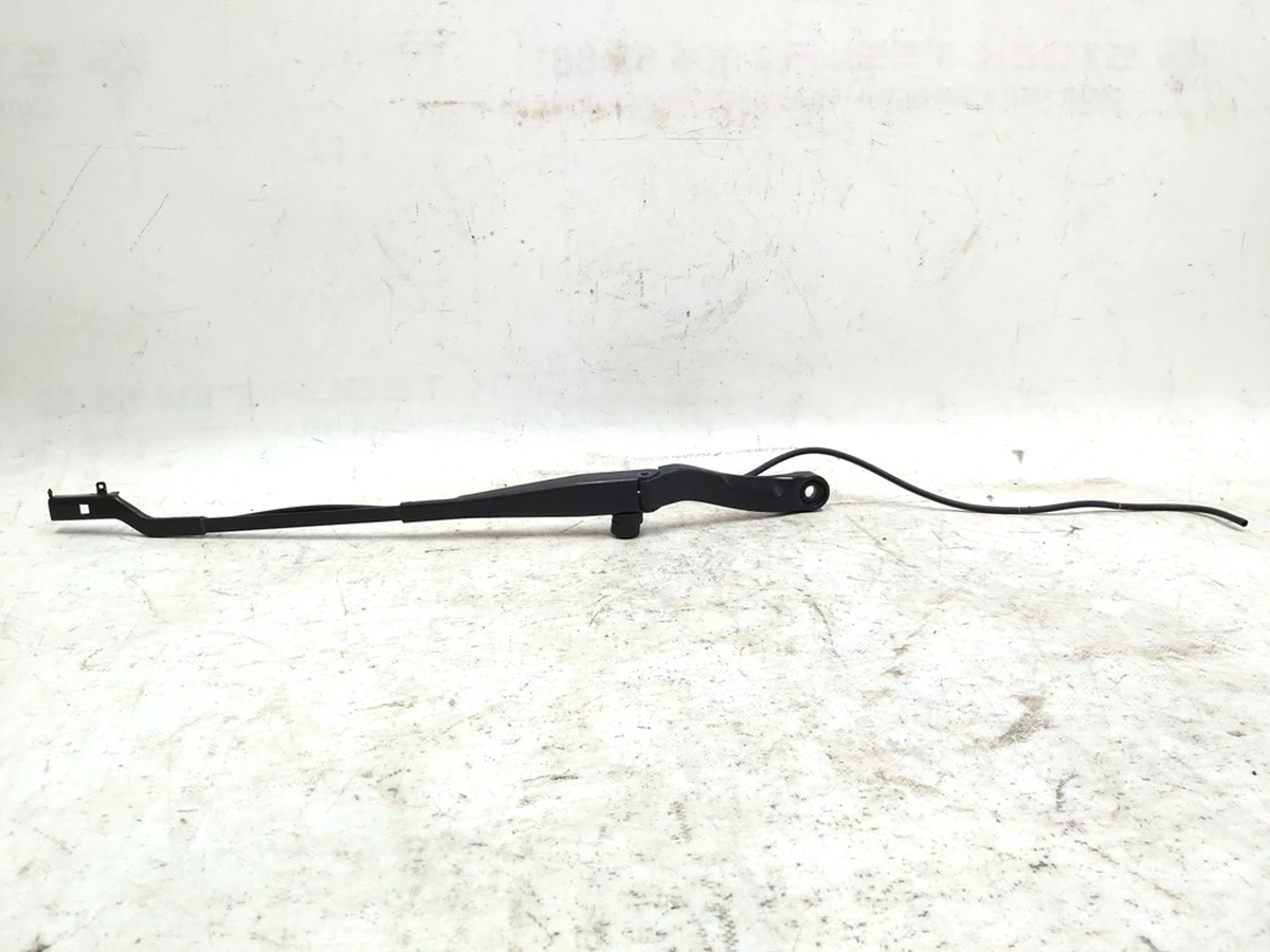 2 Важіль склоочисника лівий з магістраллю з пошкодженням Tesla model 3 1076728-00-C