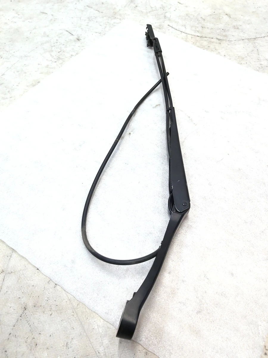 2 Важіль склоочисника лівий з магістраллю з пошкодженням Tesla model 3 1076728-00-C