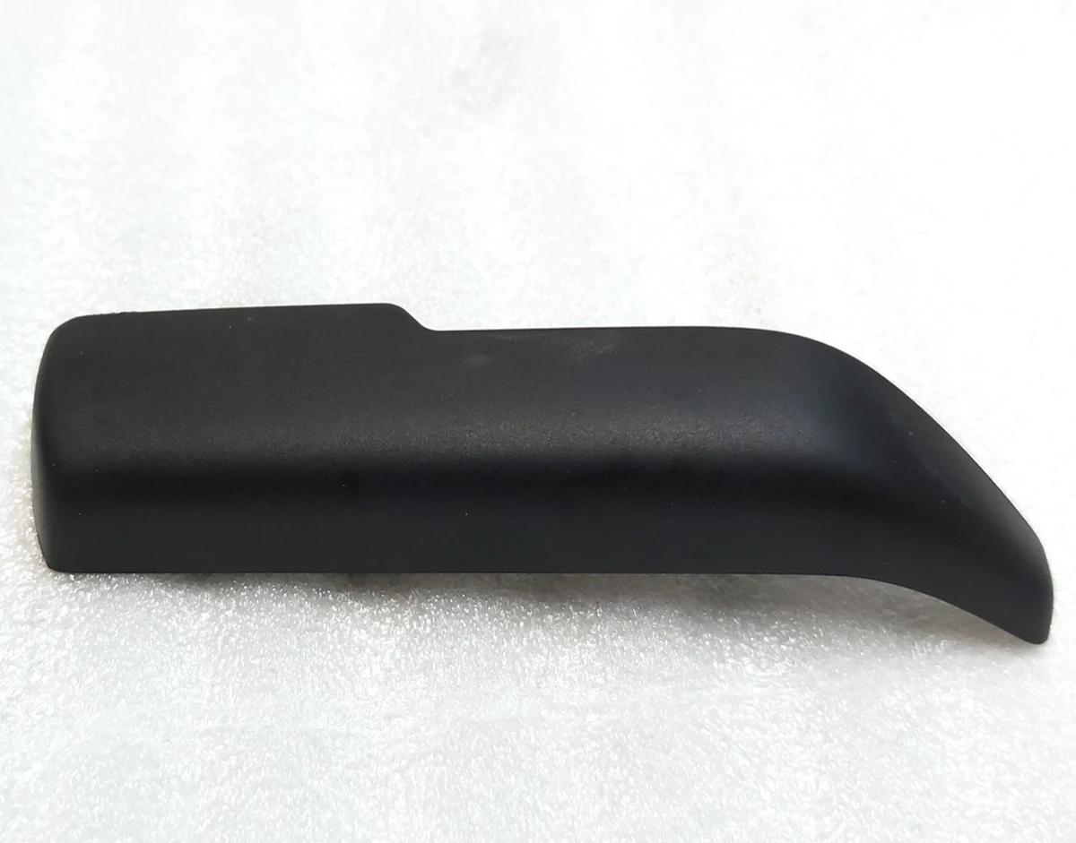 3 Форсунка ричага стеклоочистителя праваТесла модель 3 1076729-00-B