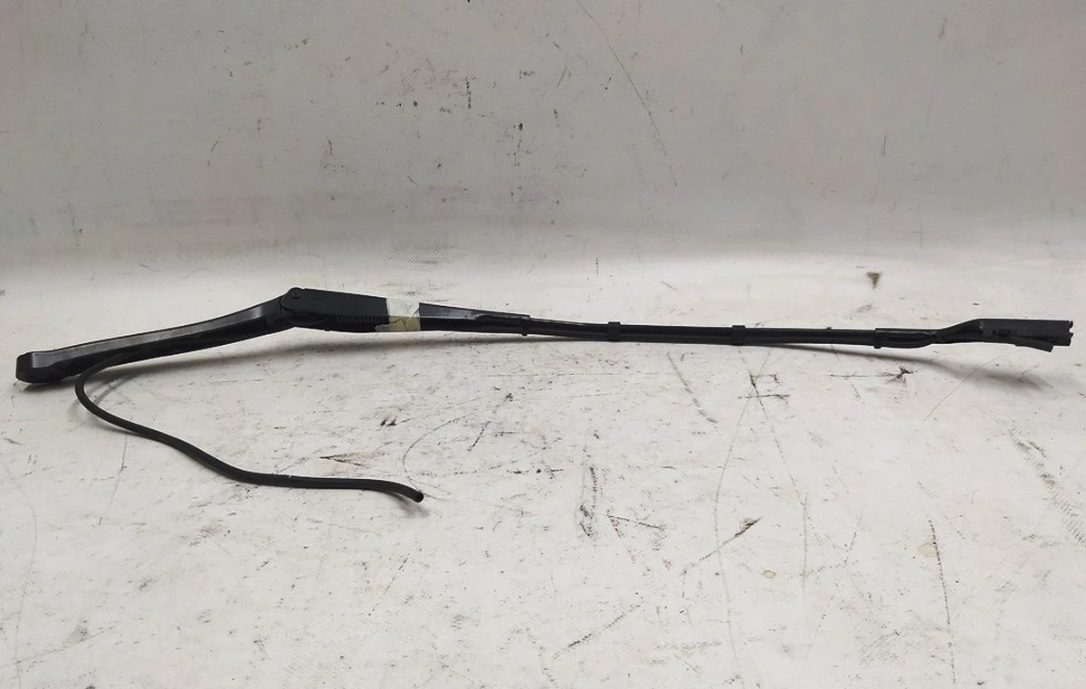 3 Wiper arm, right with Tesla model 3 line 1076729-00-B