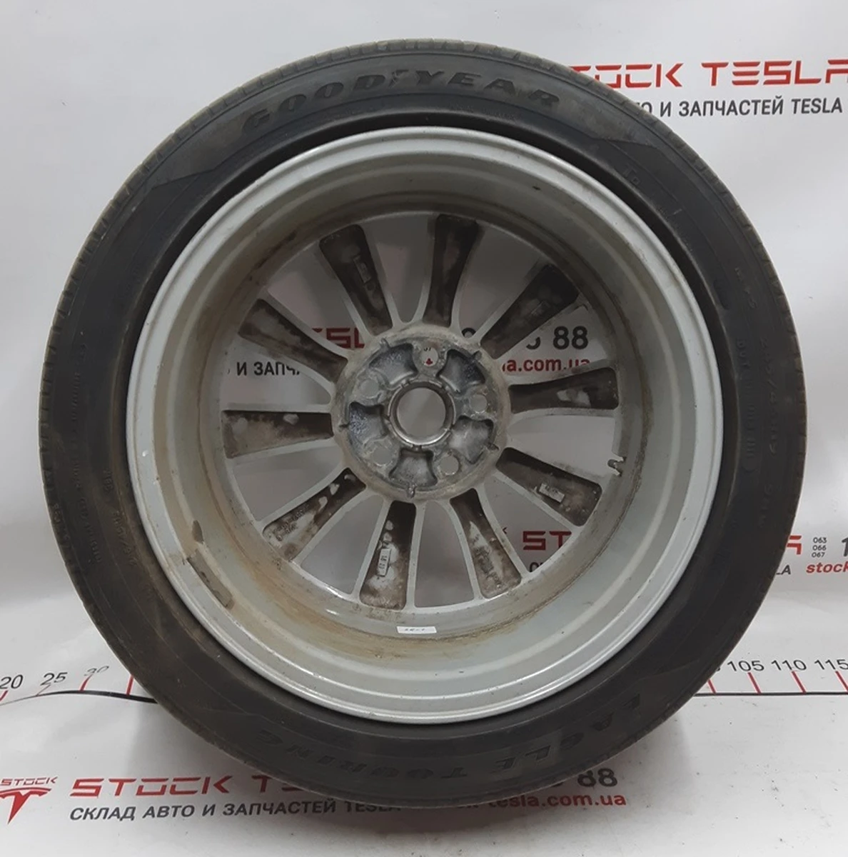 Колесо в сборе (диск19*8J шина GOODYEAR 245/45 R19 датчик TPMS протектор 2,4мм) Tesla model S 1076891-00-B