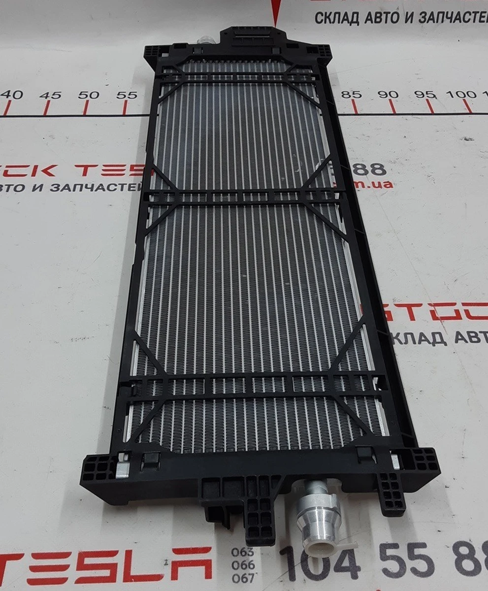 1 Радіатор охолодження основний NEW Tesla model 3 1077082-00-C